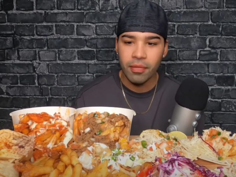 ASMR BRO - Youtube - trying strEATS menu